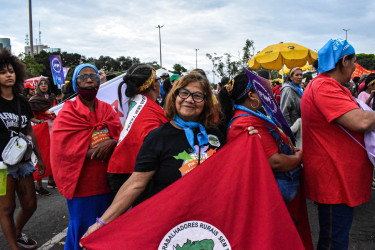 Milhares de mulheres marcharam até o Palácio do Buriti, sede do Governo do Distrito Federal, para exigirem políticas de combate à violência contra mulher. Foto: Camila Araújo.