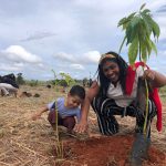 Mulheres plantaram 200 mudas no Bosque da Resistência, localizado no Acampamento 8 de Março, Planaltina (DF).
Foto: Camila Araújo.