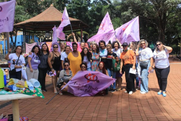 Mulheres ocupam a praça central da capital do Mato Grosso do Sul no Dia Internacional das Mulheres. Foto: Comunicação MST