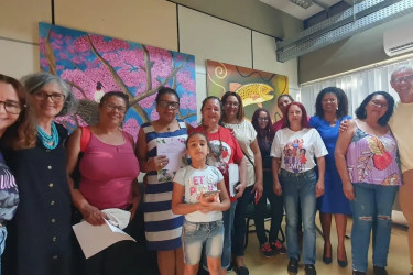 Mulheres ocupam a praça central da capital do Mato Grosso do Sul no Dia Internacional das Mulheres. Foto: Comunicação MST