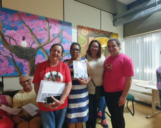Mulheres ocupam a praça central da capital do Mato Grosso do Sul no Dia Internacional das Mulheres. Foto: Comunicação MST