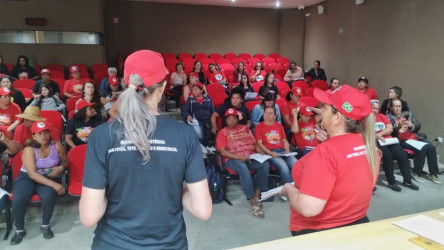 Em audiência com superintendente do INCRA, Mulheres Sem Terra cobram efetivação da Reforma Agrária. Foto: Comunicação MST