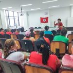 Mulheres do MST, em Santa Catarina, entregam pauta de reinvindicação ao Instituto Nacional de Colonização e Reforma Agrária em Santa Catarina (INCRA/SC). Foto: Ju Adriano.
