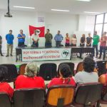 Mulheres do MST, em Santa Catarina, entregam pauta de reinvindicação ao Instituto Nacional de Colonização e Reforma Agrária em Santa Catarina (INCRA/SC). Foto: Ju Adriano.