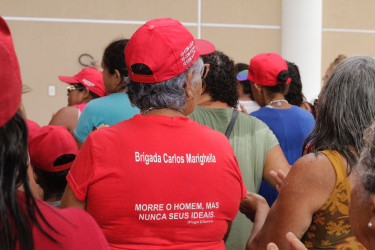 Mulheres Sem Terra do RN seguiram em marcha para a Solenidade em alusão ao 8 de Março. Foto: Morgana Souza.