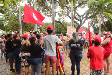 Mulheres Sem Terra do RN seguiram em marcha para a Solenidade em alusão ao 8 de Março. Foto: Morgana Souza.