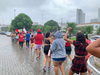Mulheres Sem Terra do RN seguiram em marcha para a Solenidade em alusão ao 8 de Março. Foto: Morgana Souza.