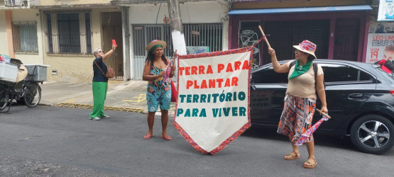 Neste 08 de março, as Mulheres do Campo, das Florestas e das Águas fazem denúncia em frente à FAEPA (Federação da Agricultura e Pecuária do Pará). Foto: Setor de Comunicação Pará.