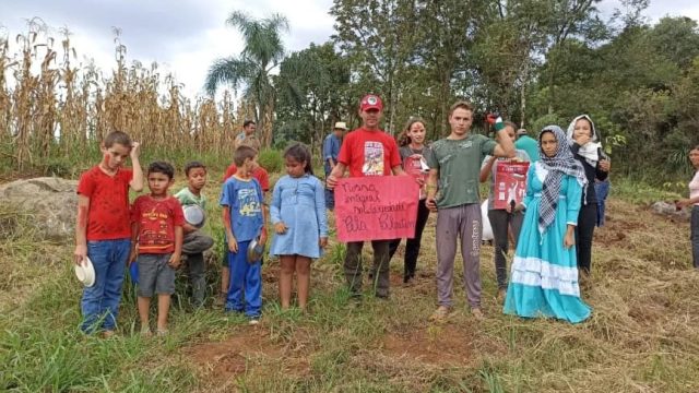 Fotos: MST PR, Guarapuava.