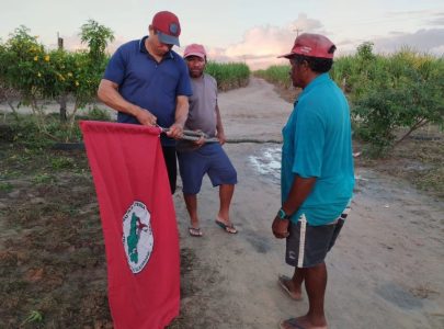 Junqueiro-AL, famílias do Acampamento Eldorado do Carajás, se organizaram em um mutirão de embelezamento da área. Foto: Jaciara Santos