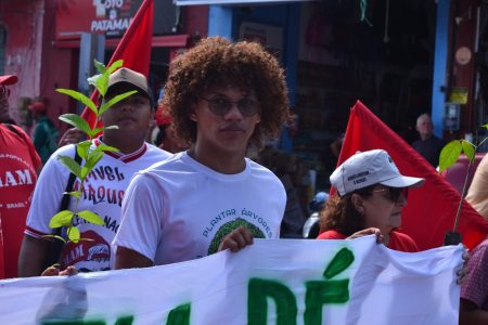 Dia Mundial do Meio Ambiente, o Movimento dos Trabalhadores Rurais Sem Terra (MST) e o Movimento pela Soberania Popular na Mineração (MAM) realizaram ação conjunta na cidade de Santa Quitéria, no Ceará, com a participação de cerca de 100 militantes e assentados/as da Reforma Agrária da região, Foto: Comunicação MST-CE