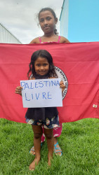 As crianças da escola E.M.Luzia Mendes de Sousa do Assentamento Vila Diamante município de Igarapé do Meio -MA, se solidarizam com as crianças da Palestina