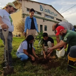 Rede de Sementes Agroecológicas Bionatur realizou o plantio de diversas mudas de árvores como homenagem ao companheiro Pepe Mujica, Foto: MST-RS