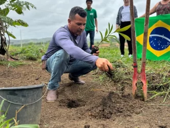 Escola Popular de Agroecologia Egídio Brunetto, plantou mudas em homenagem ao Pepe Mujica, Foto: MST-BA