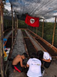 Turmas de escolarização de jovens e adultos e de agentes populares de educação em saúde, do centro de formação Elizabeth e João Pedro Teixeira. Foto: MST-PB