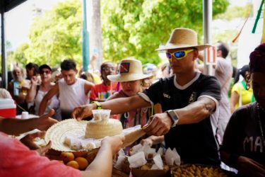Cúpula dos Povos encerrou suas atividades com um poderoso instrumento de luta e solidariedade: o Banquetaço, Foto: Laís Alana / MST-MA