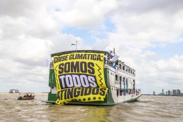 Cúpula dos povos inicia com barqueata com uma delegação de 1.300 Sem Terra. Foto: Priscila Ramos / MST