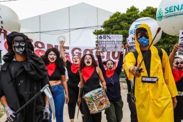 Manifestação na Agrizone da COP30, área destinada à debates ligados ao agronégocio. Foto: Priscila Ramos / MST