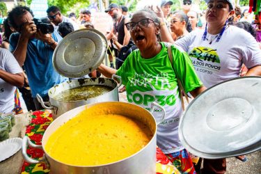 Cúpula dos Povos encerrou suas atividades com um poderoso instrumento de luta e solidariedade: o Banquetaço, Foto: Bruno Ortega / MST