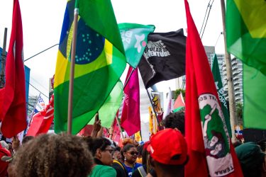 Em frente ao Consulado dos Estados Unidos. Foto: Junior Lima