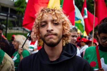 Em frente ao Consulado dos Estados Unidos. Foto: Junior Lima