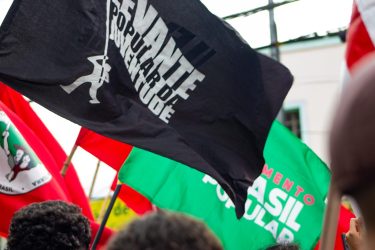 Em frente ao Consulado dos Estados Unidos. Foto: Junior Lima