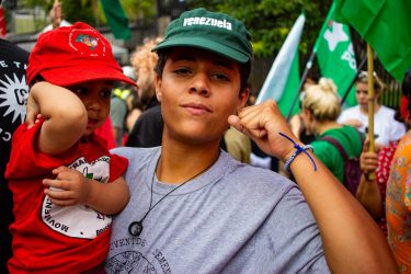 Em frente ao Consulado dos Estados Unidos. Foto: Junior Lima