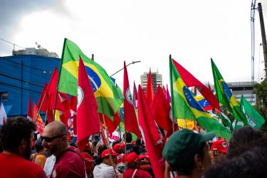 Em frente ao Consulado dos Estados Unidos. Foto: Junior Lima