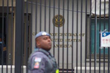Em frente ao Consulado dos Estados Unidos. Foto: Lucas Martins