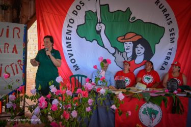 Mulheres Sem Terra da Comunidade Herdeiros da Terra de 1 de maio, Rio Bonito do Iguaçu, realizaram plantio de mudas. Foto: MST-PR