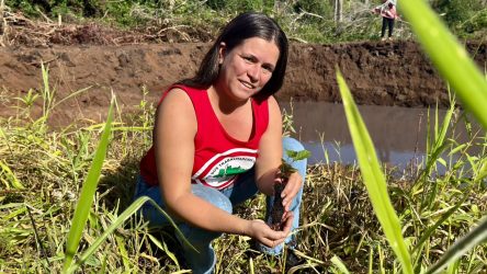 Mulheres Sem Terra da Comunidade Herdeiros da Terra de 1 de maio, Rio Bonito do Iguaçu, realizaram plantio de mudas.Foto: Diangela Menegaz MST-PR