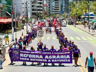 Mulheres Sem Terra realizam caminhada em Salvador. Foto: MST-BA