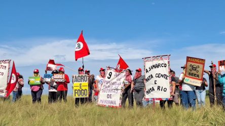 Mulheres Sem Terra ocupam terras da Samarco, em Anchieta (ES). Foto: MST-ES