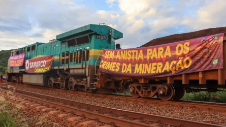 Mulheres Sem Terra ocupam trilhos da Samarco em Minas Gerais. Foto: Matheus Teixeira