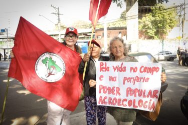 Ato contra a implantação de um Incinerador no bairro de Perus, durante a Jornada em São Paulo. Foto: Sheyla Melo